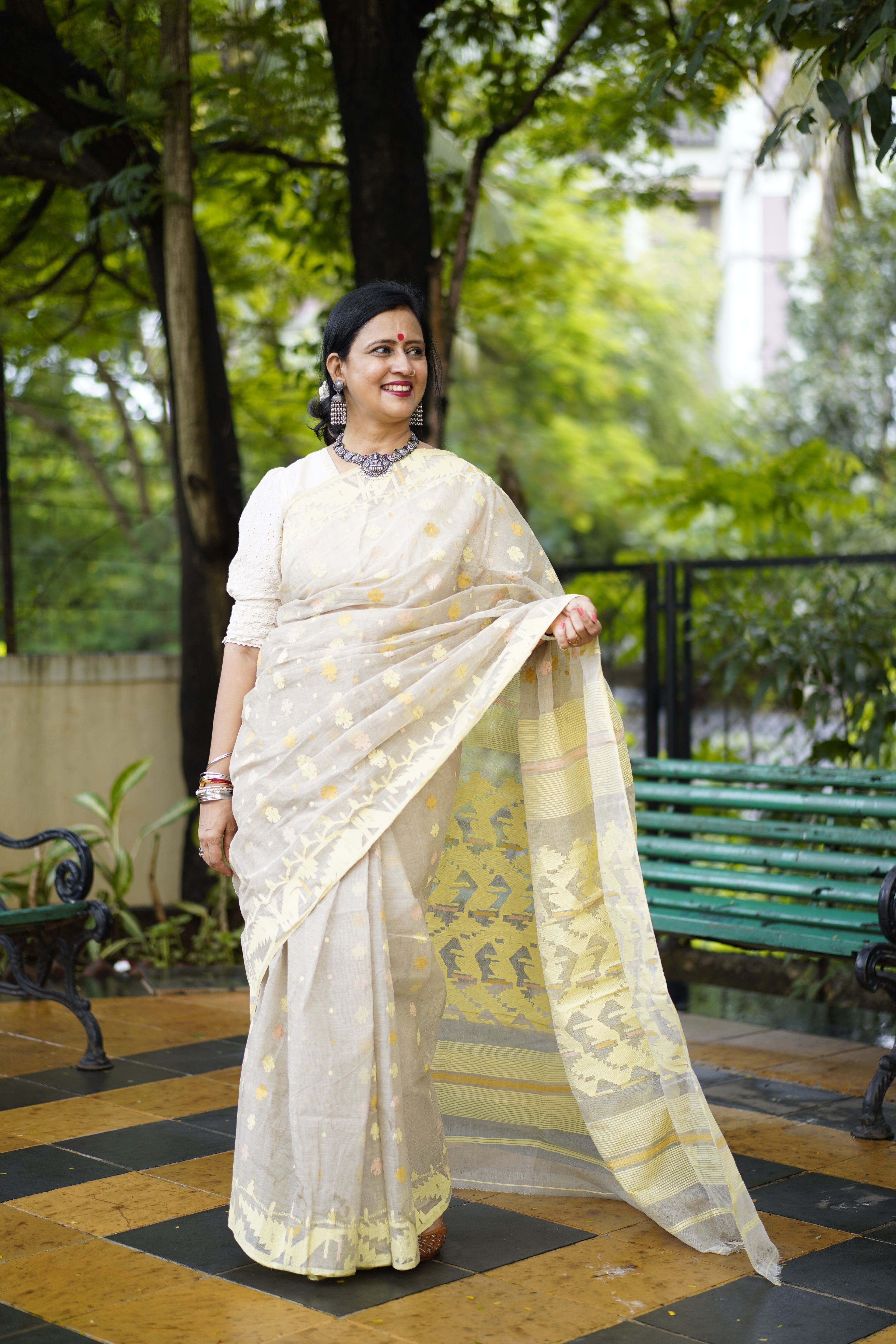 Handwoven White & Yellow Dhakai Jamdani Saree
