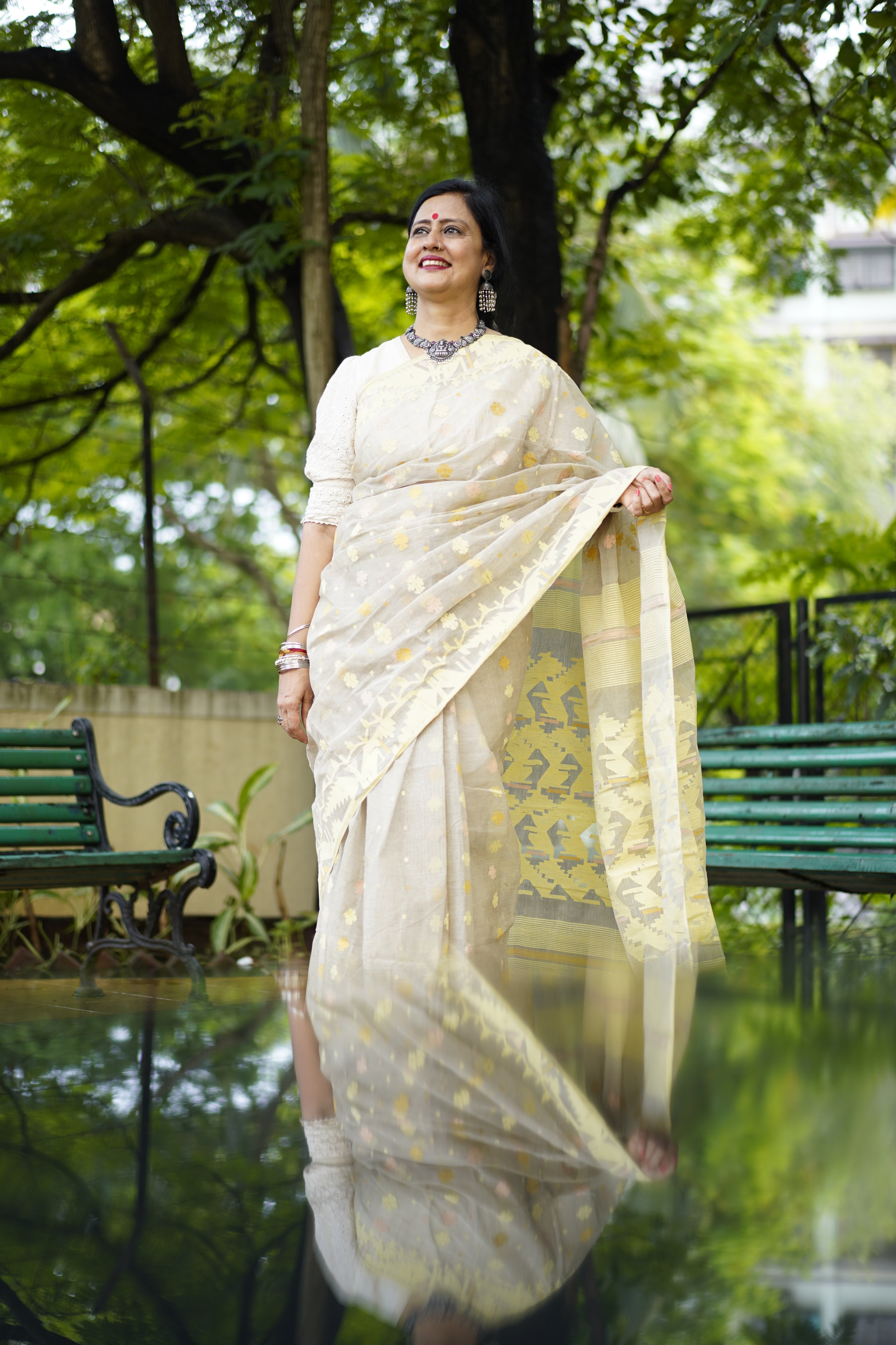 Handwoven White & Yellow Dhakai Jamdani Saree