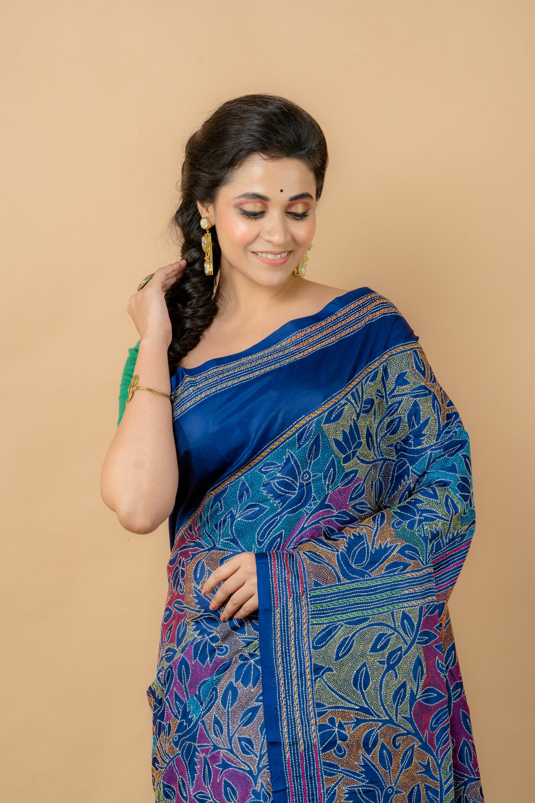 Bangalore Silk With Traditional Reverse Kantha Saree - Aankona