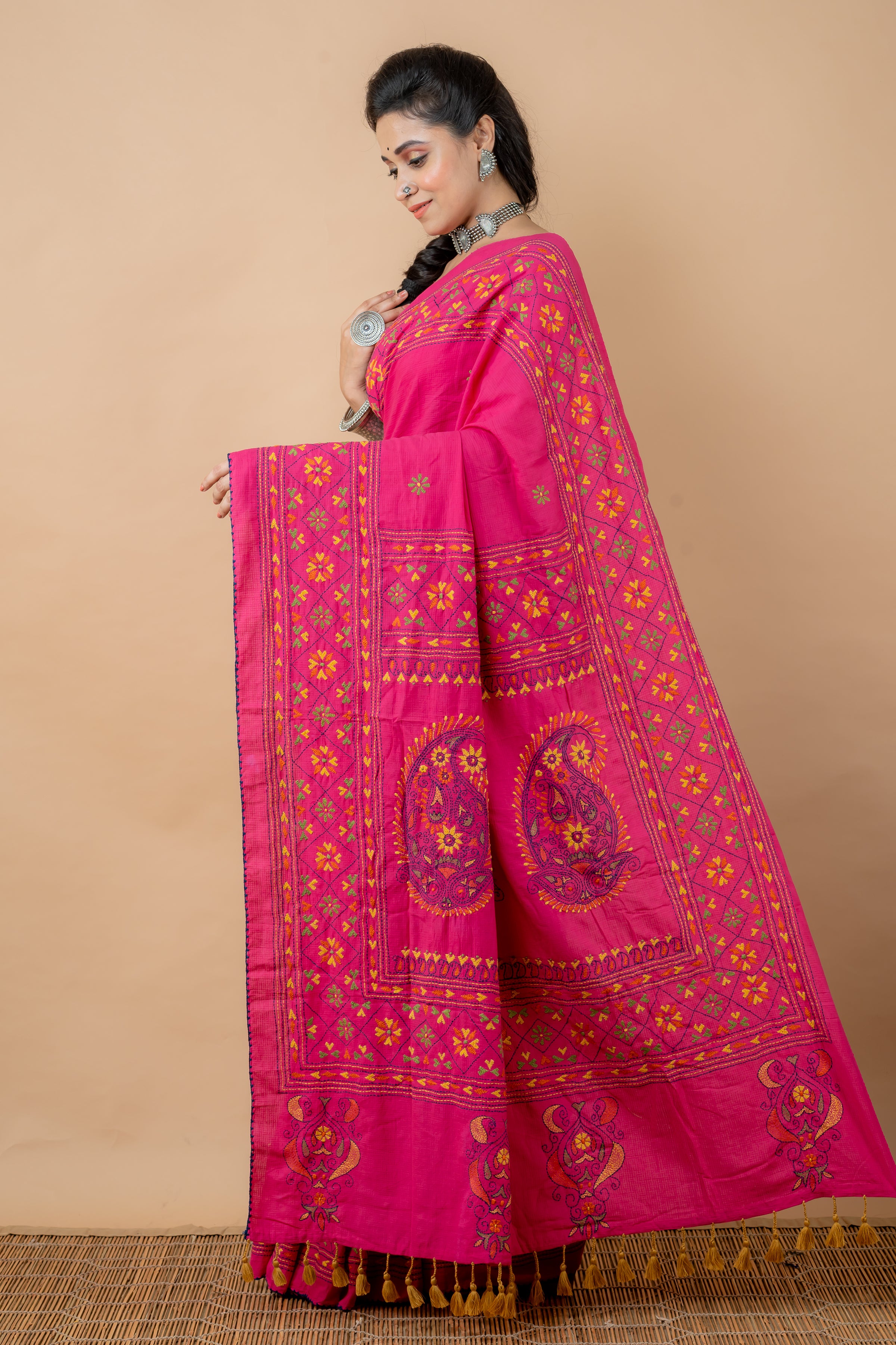 Cotton Saree With Kantha Work - Aankona