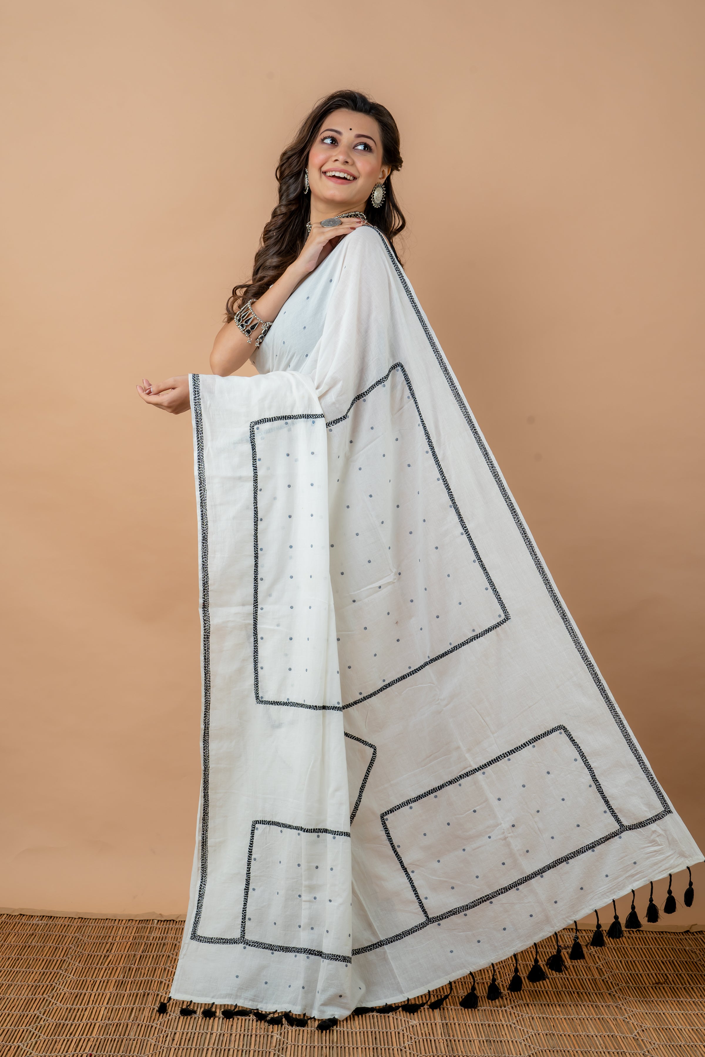 Tussar Khadi Jamdani With Kanta Work - Aankona