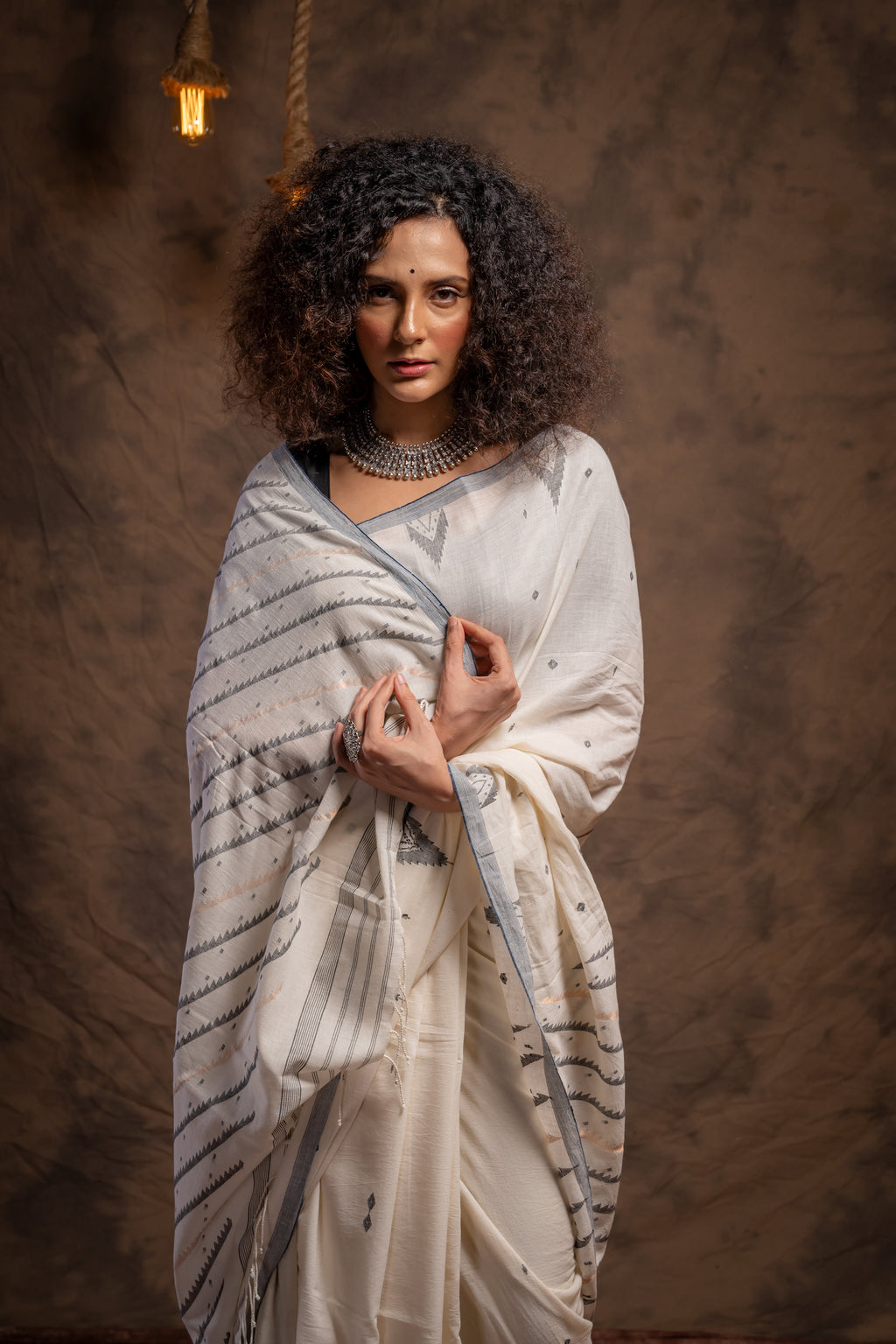 Off White Khadi Jamdani saree - Aankona