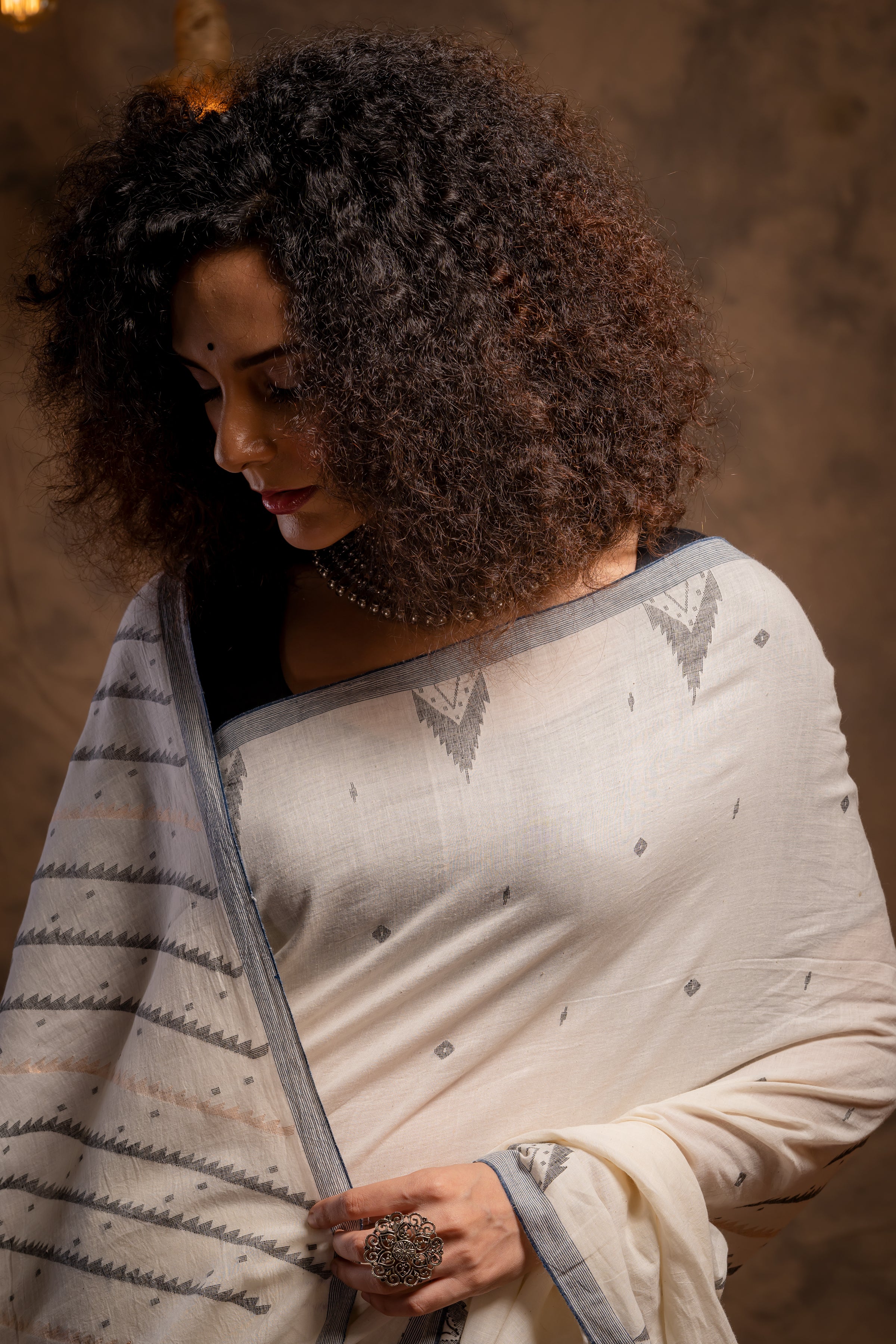 Off White Khadi Jamdani saree - Aankona