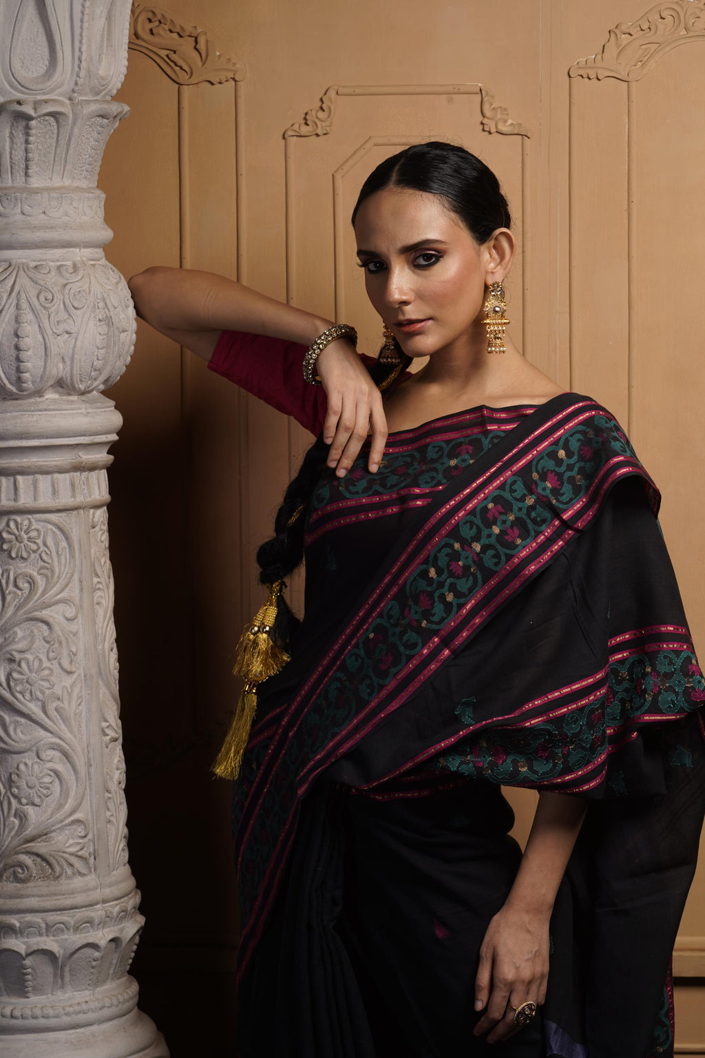 Tajmahal-The Iconic Beauty of Black Jamdani Saree