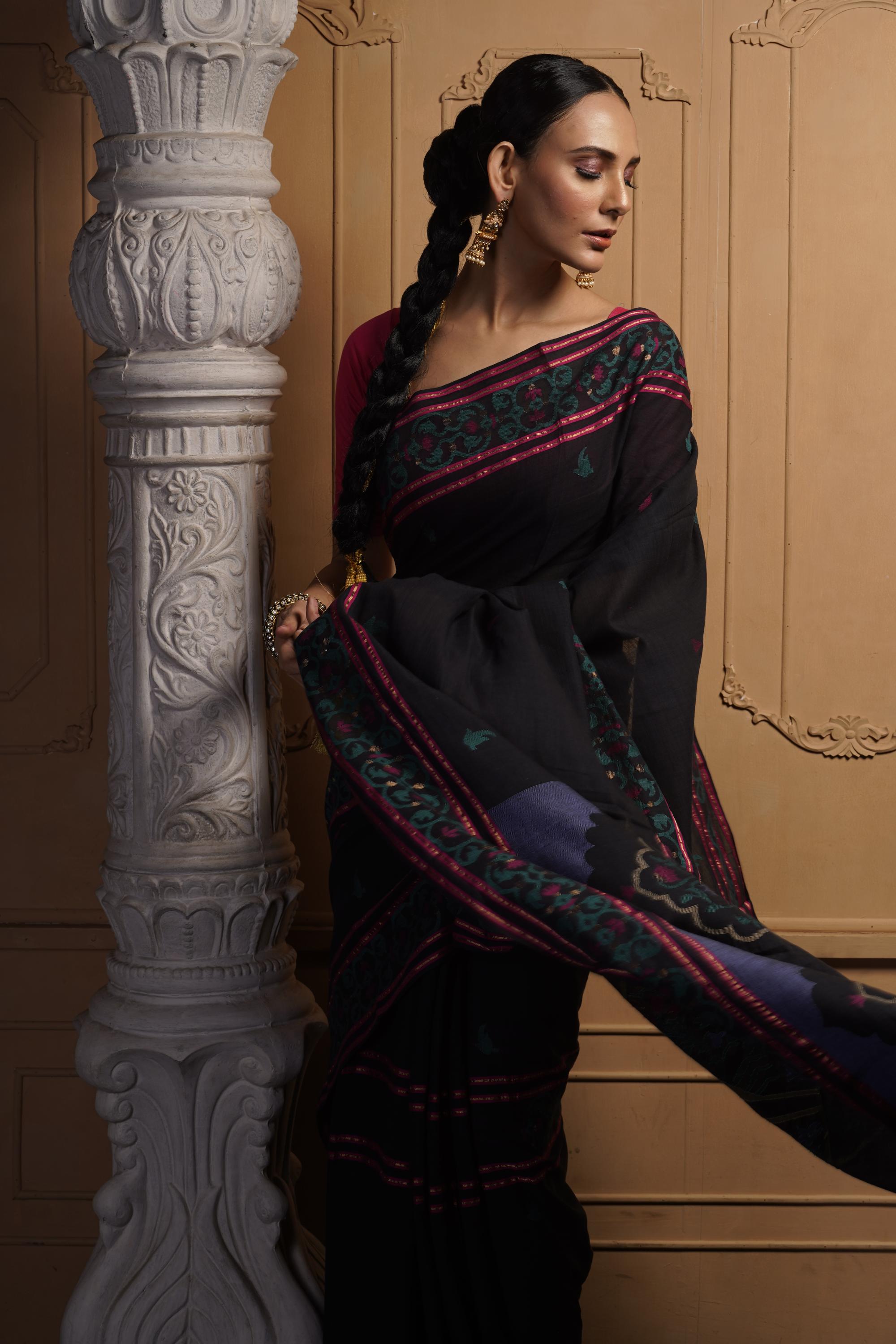 Tajmahal-The Iconic Beauty of Black Jamdani Saree