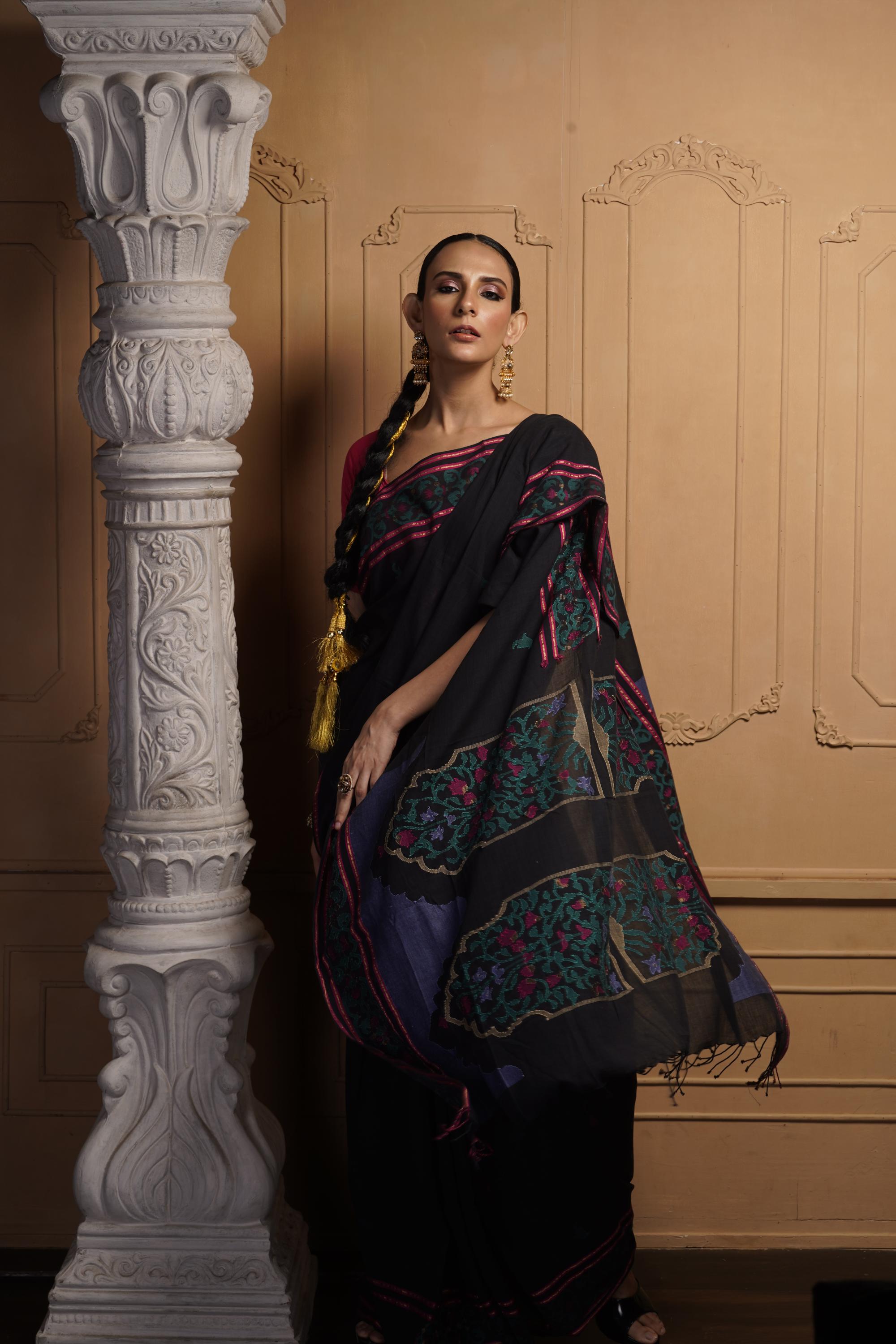 Tajmahal-The Iconic Beauty of Black Jamdani Saree