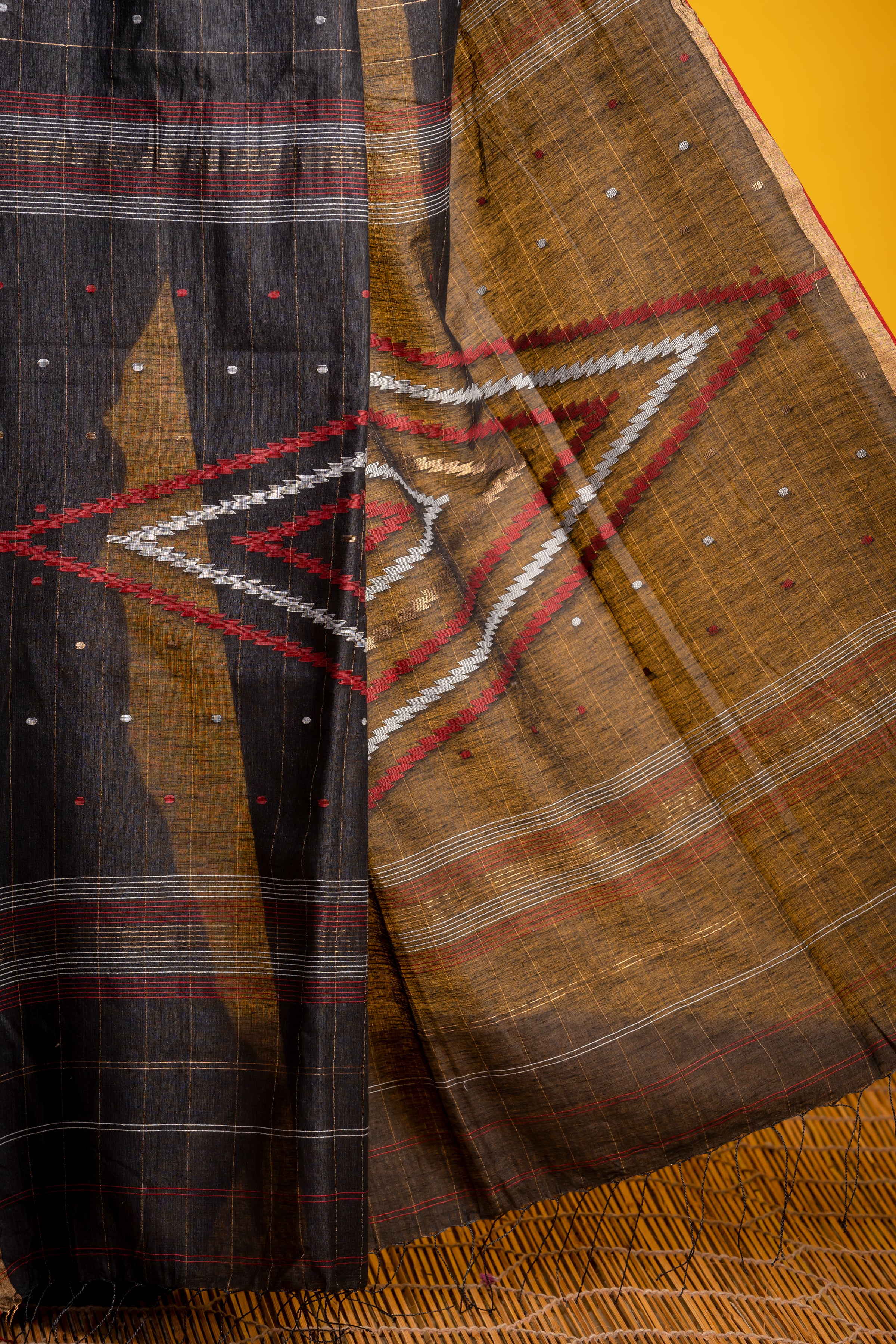 Handwoven Black Jamdani Saree