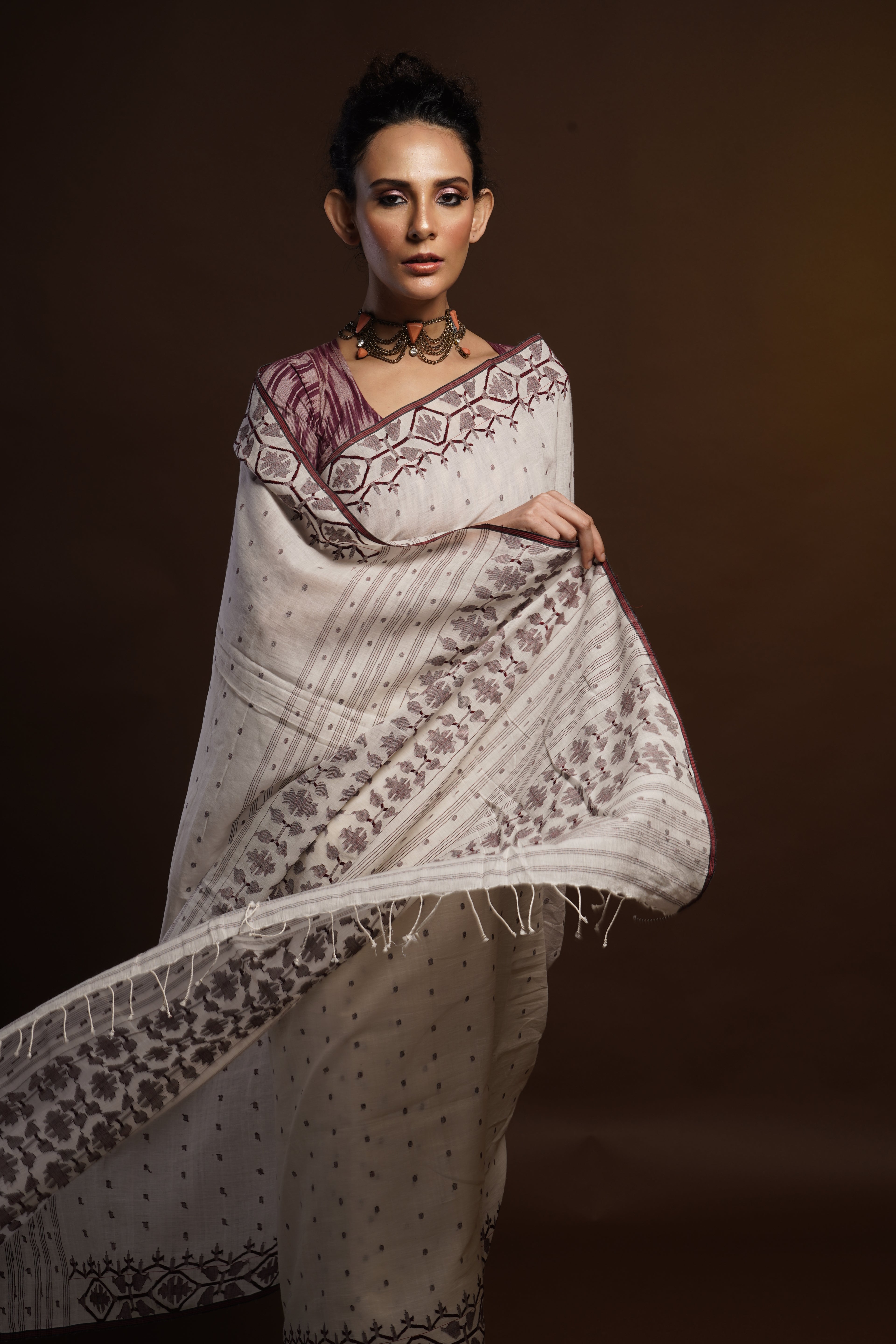 Khadi Jamdani Saree With Brown Border - Aankona