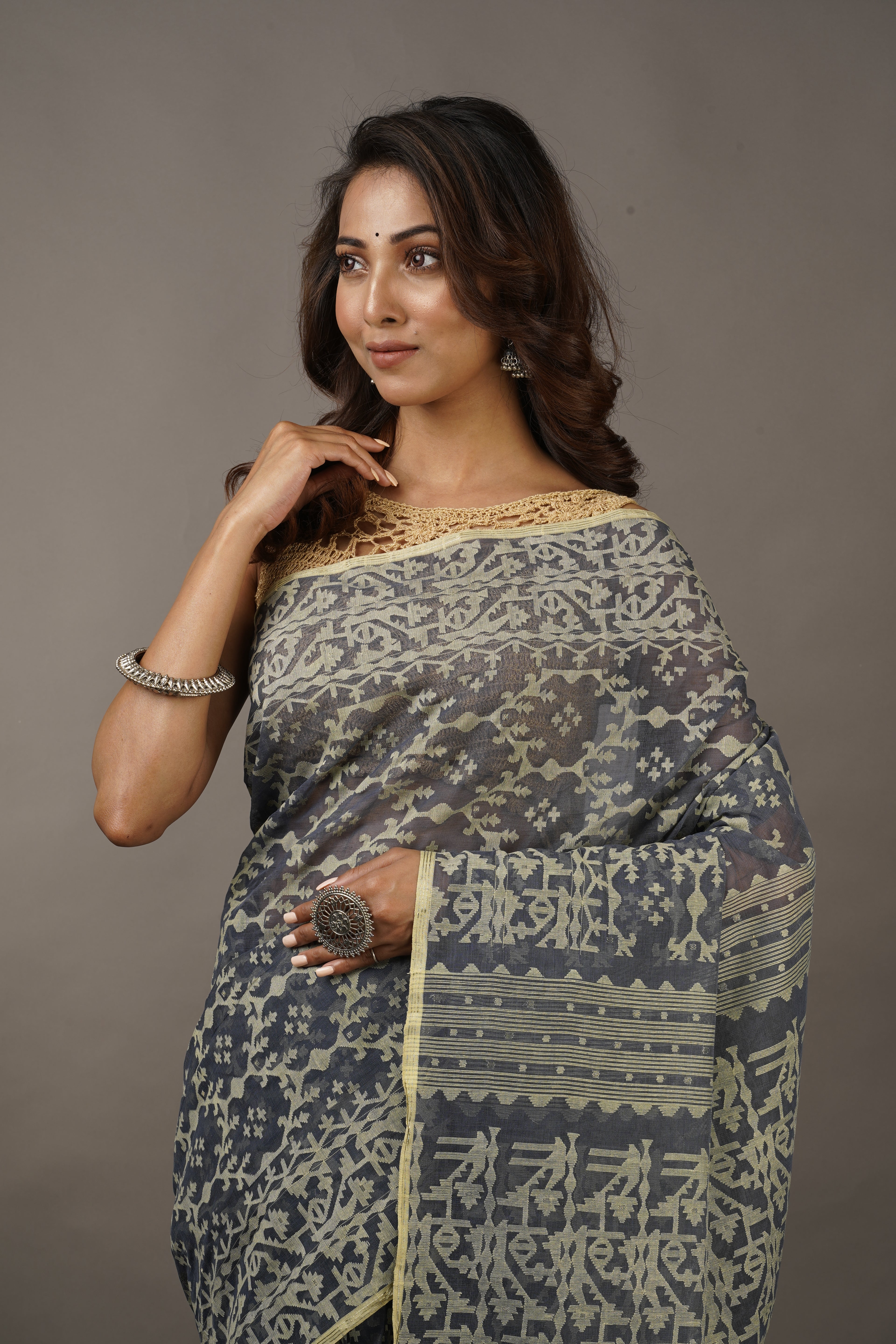 Anchal - Handwoven Blue Dhakai Jamdani Saree