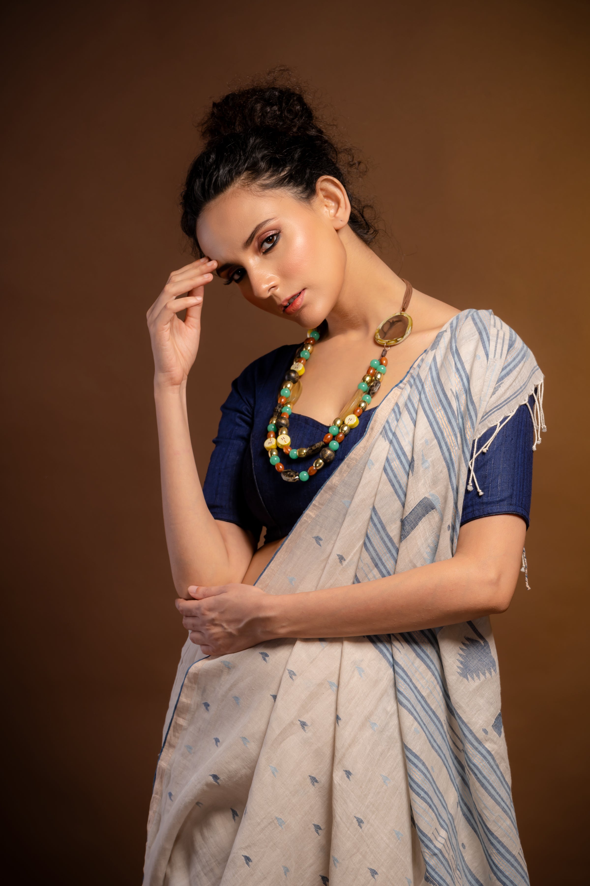 Khadi Linen Jamdani Saree - Aankona