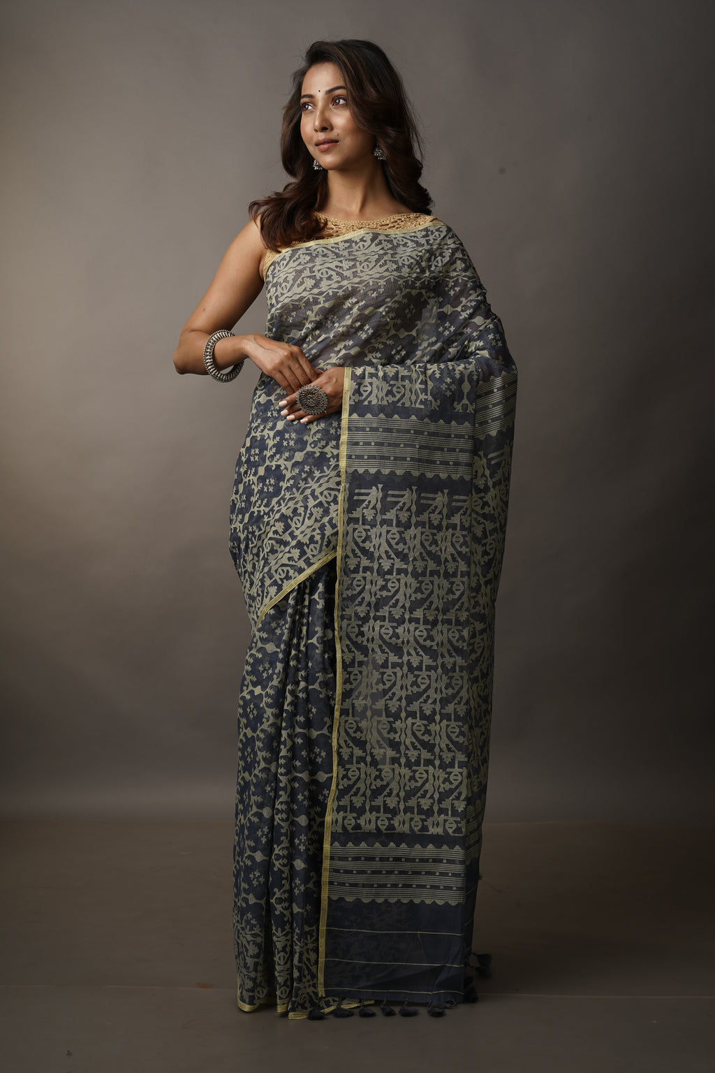 Anchal - Handwoven Blue Dhakai Jamdani Saree