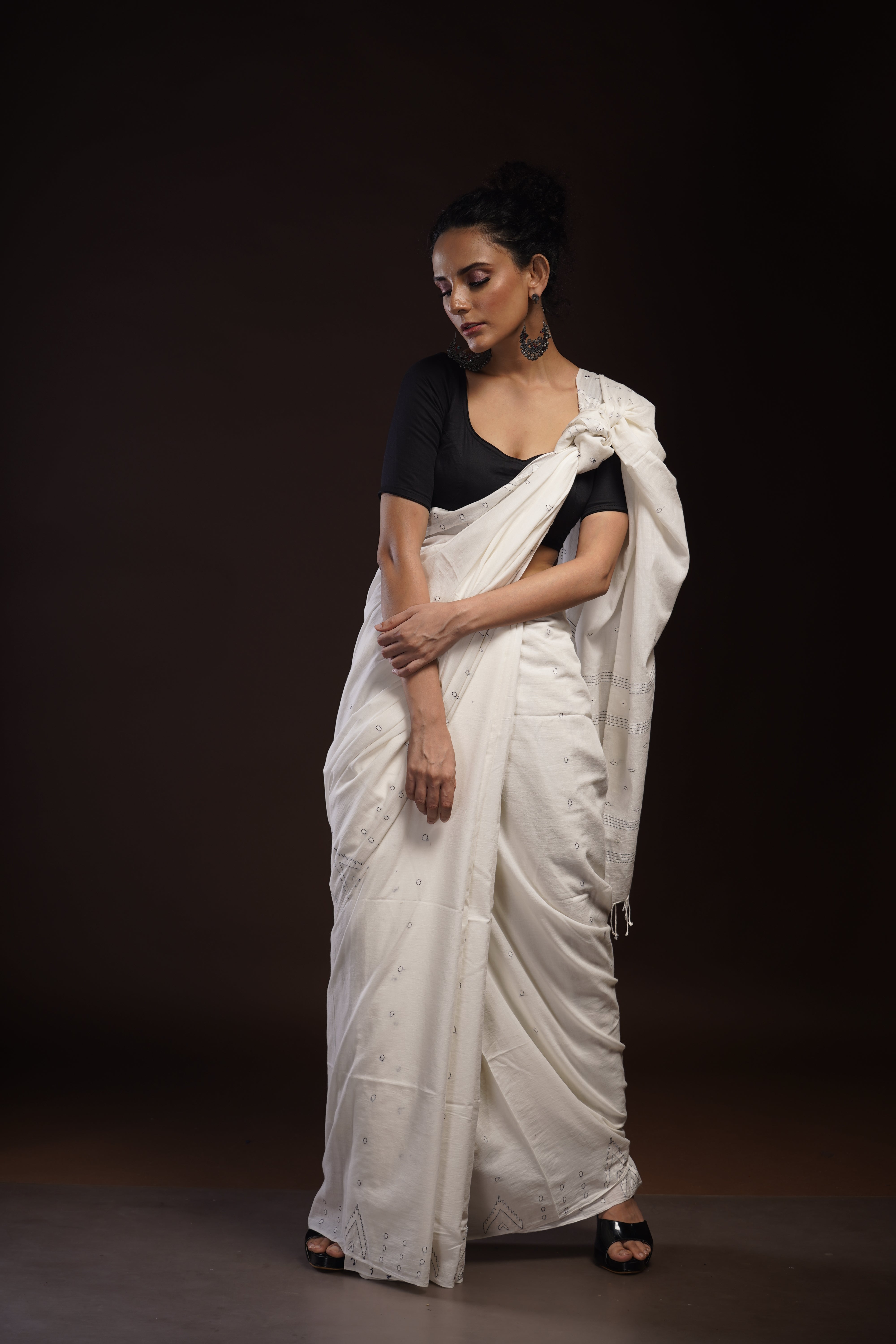 Handwoven White Khadi Jamdani Saree