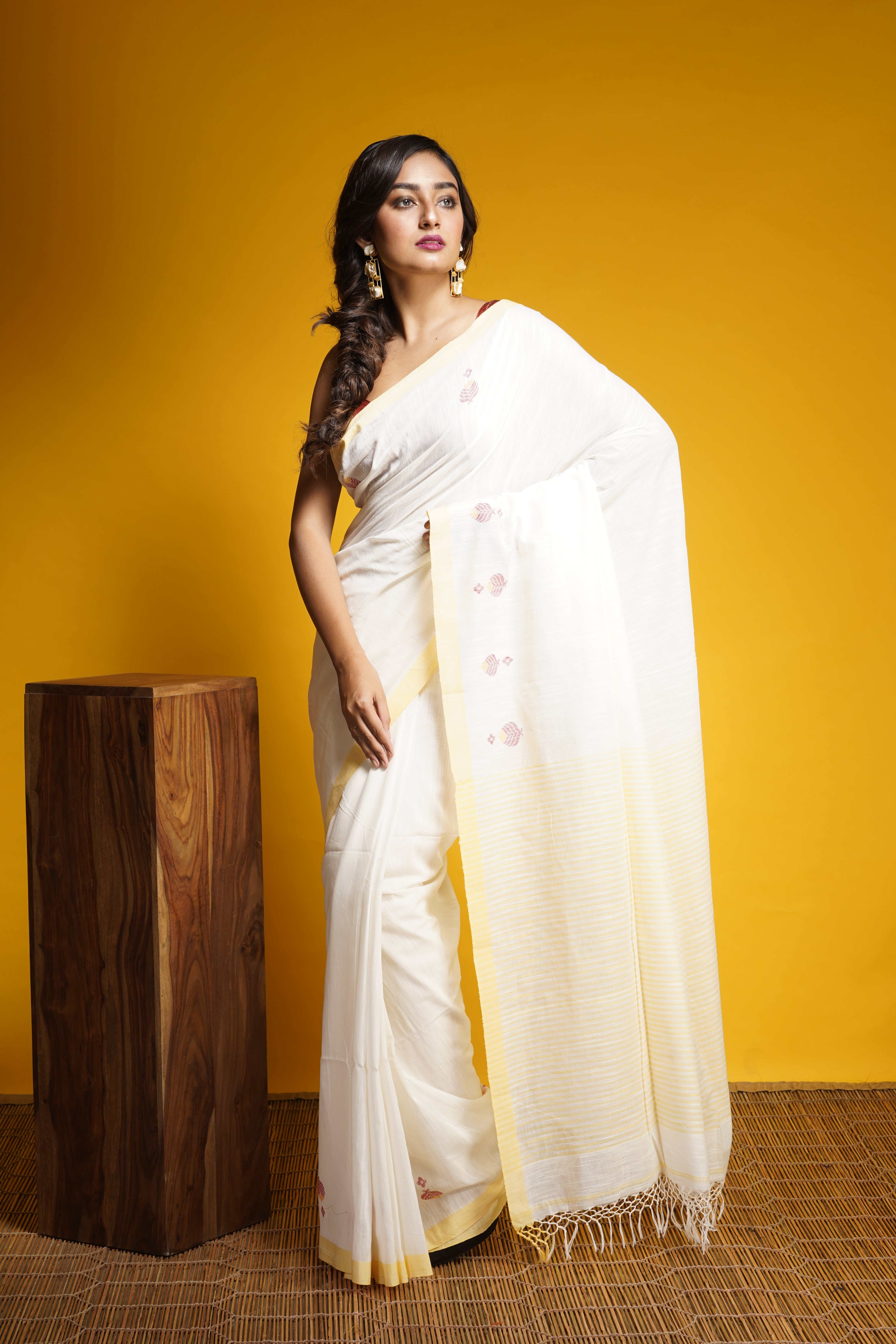 Handwoven White Cotton Saree