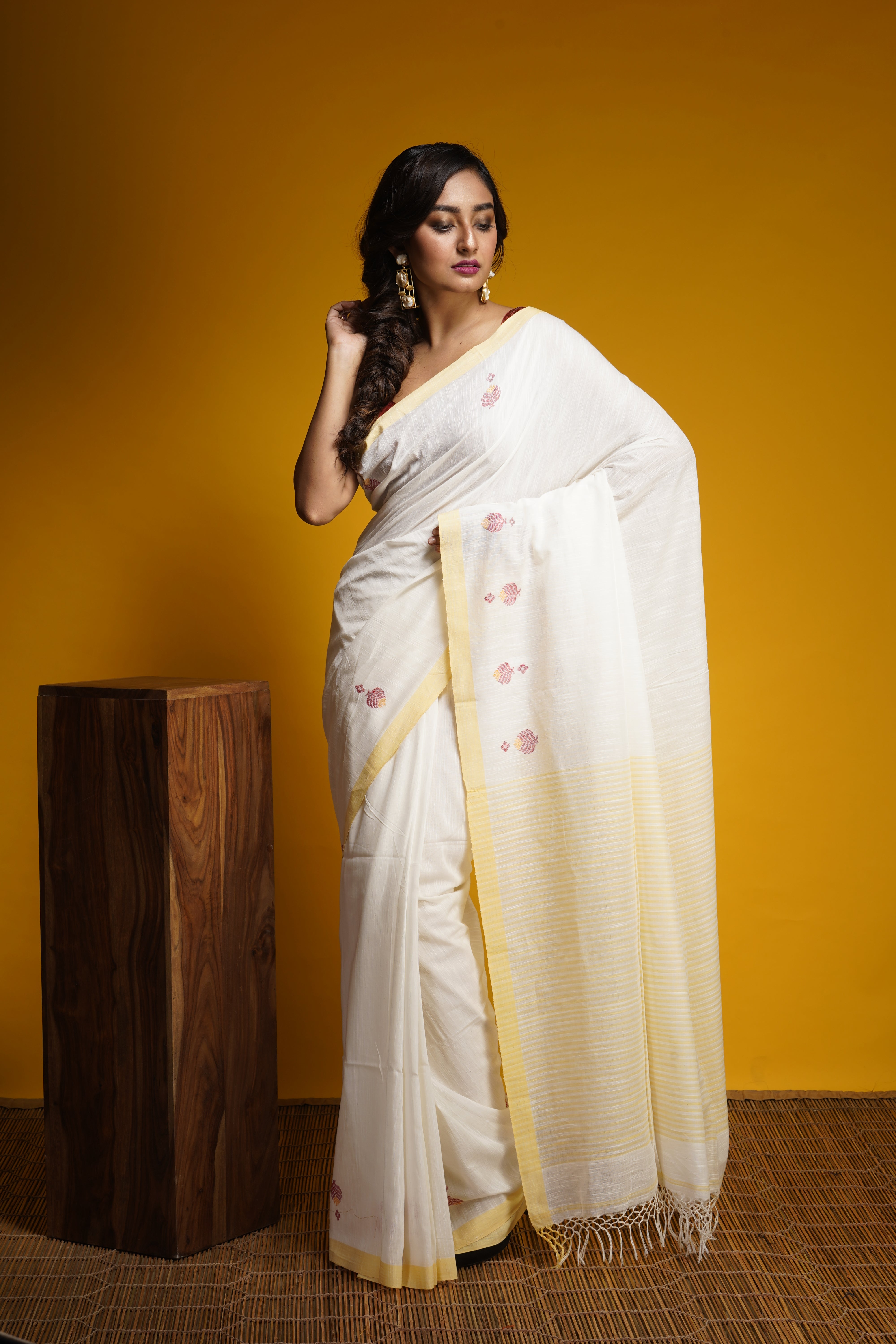 Handwoven White Cotton Saree