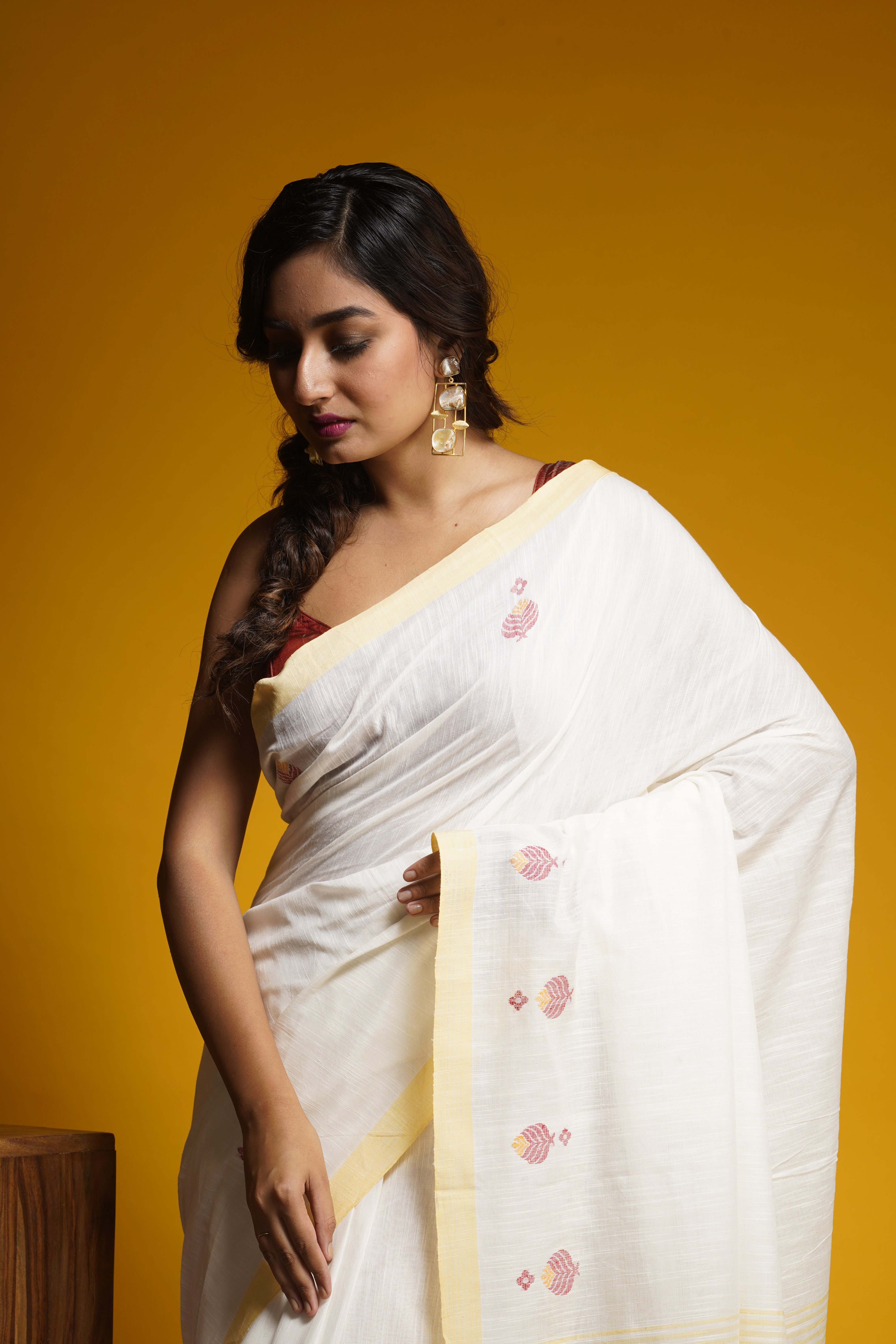 Handwoven White Cotton Saree