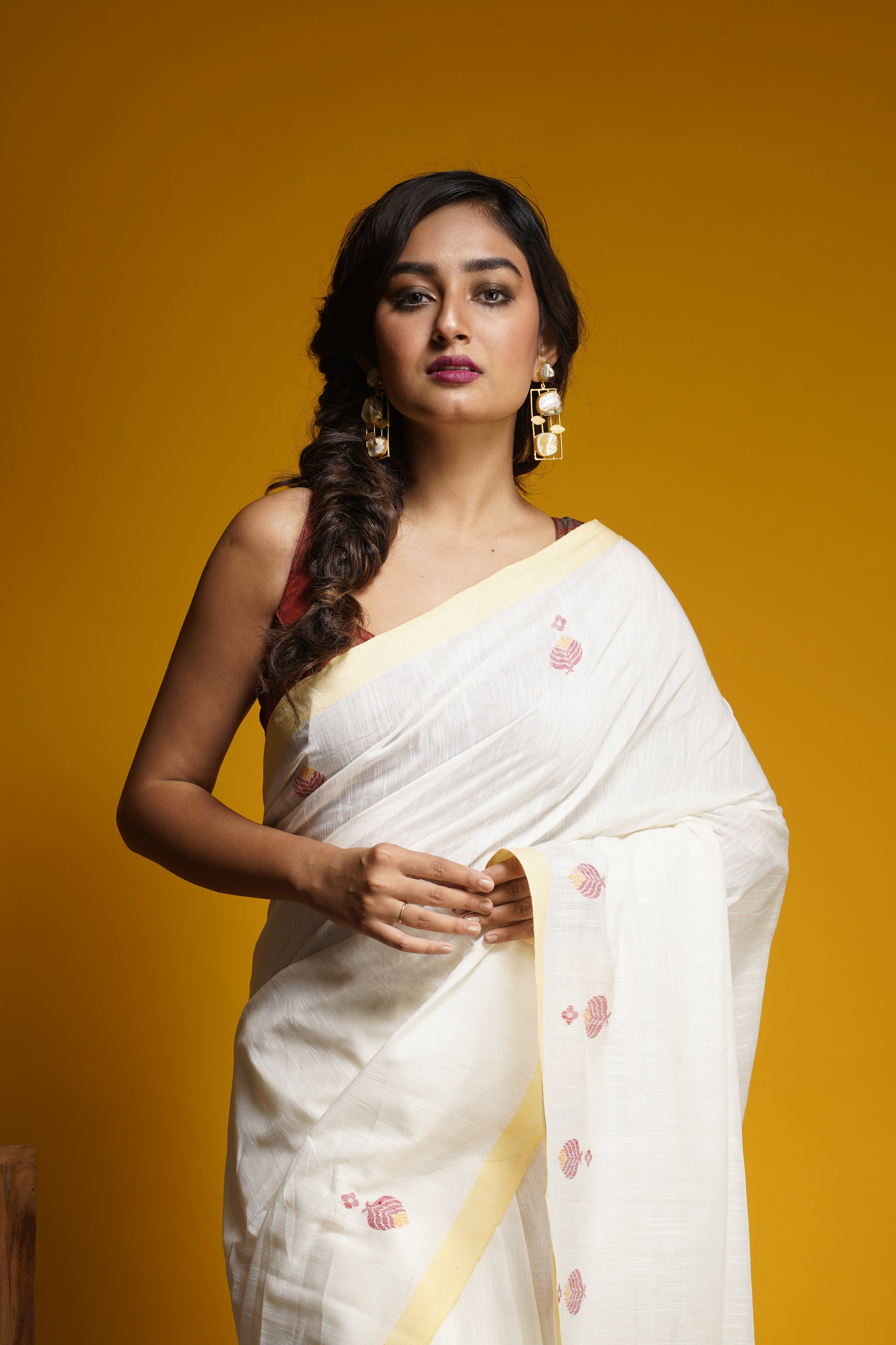 Handwoven White Cotton Saree