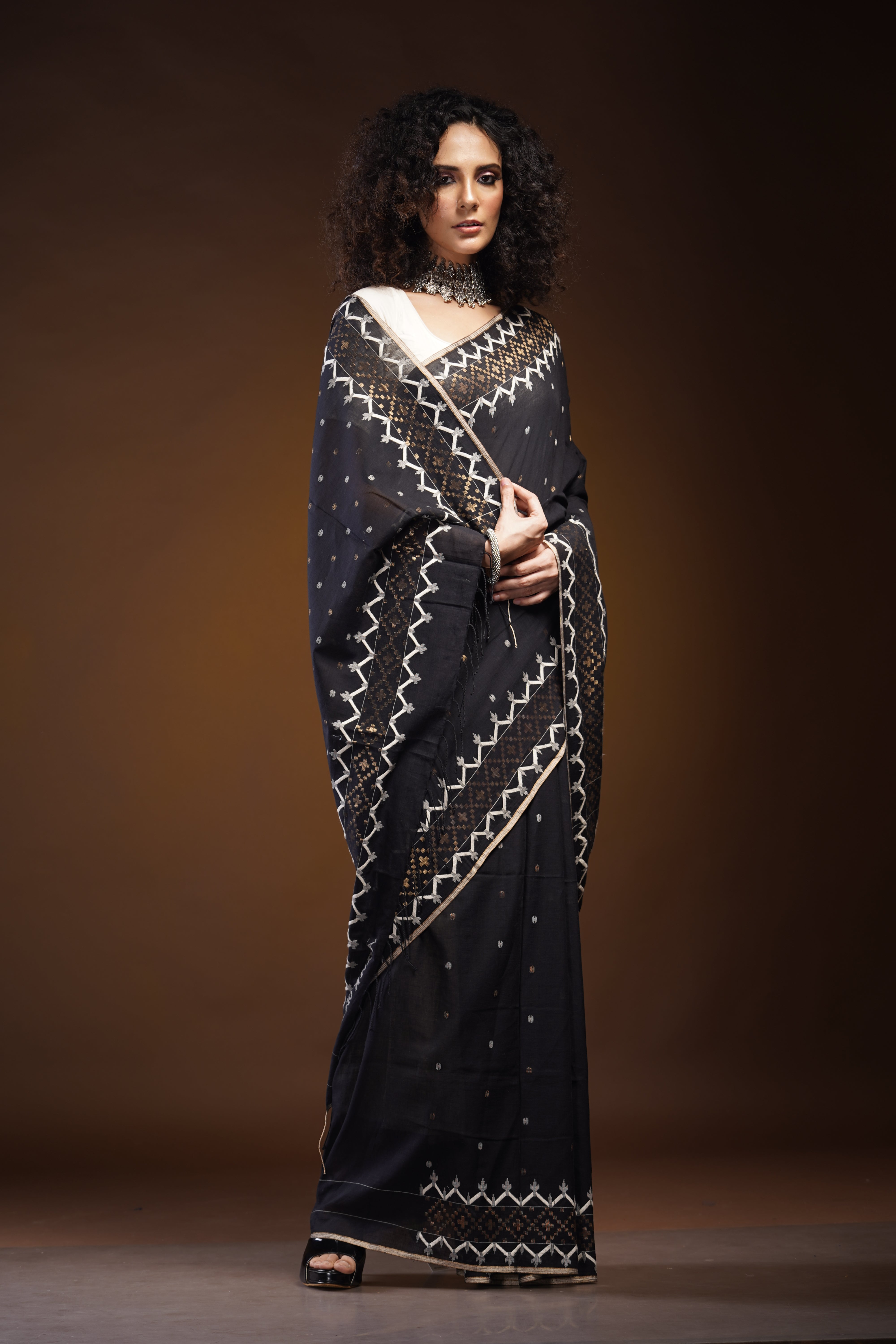 Handwoven Black Jamdani Saree