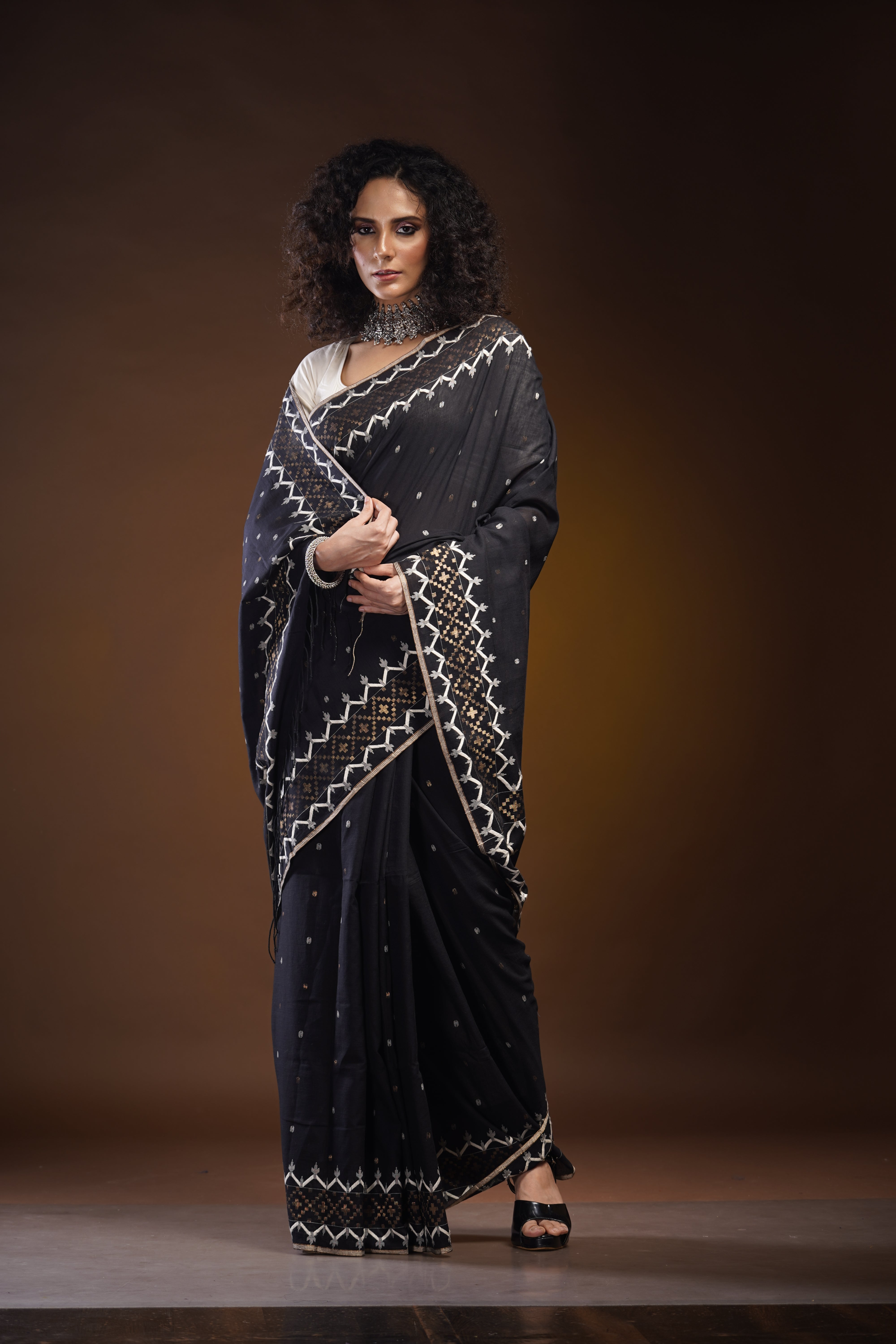 Handwoven Black Jamdani Saree