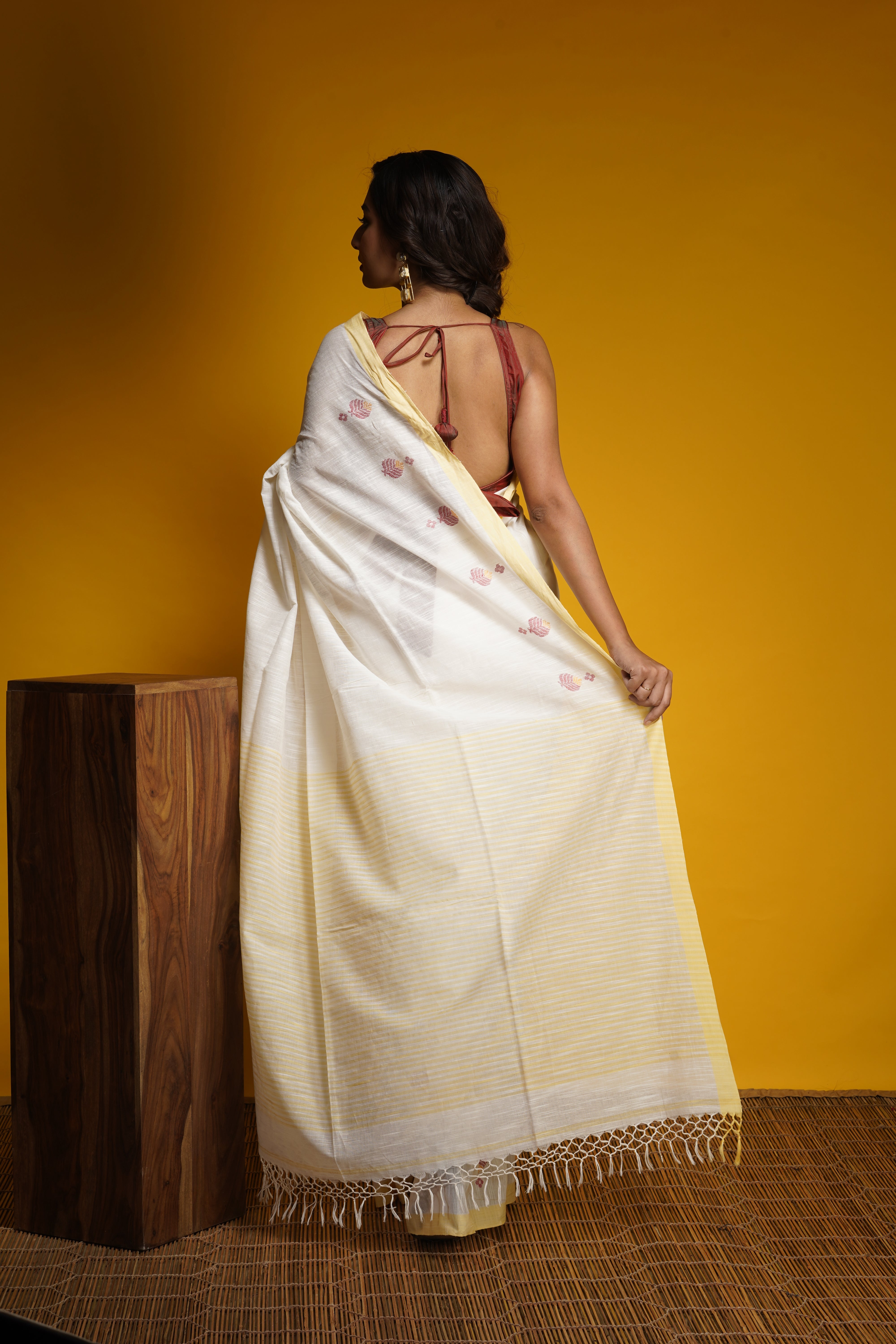Handwoven White Cotton Saree