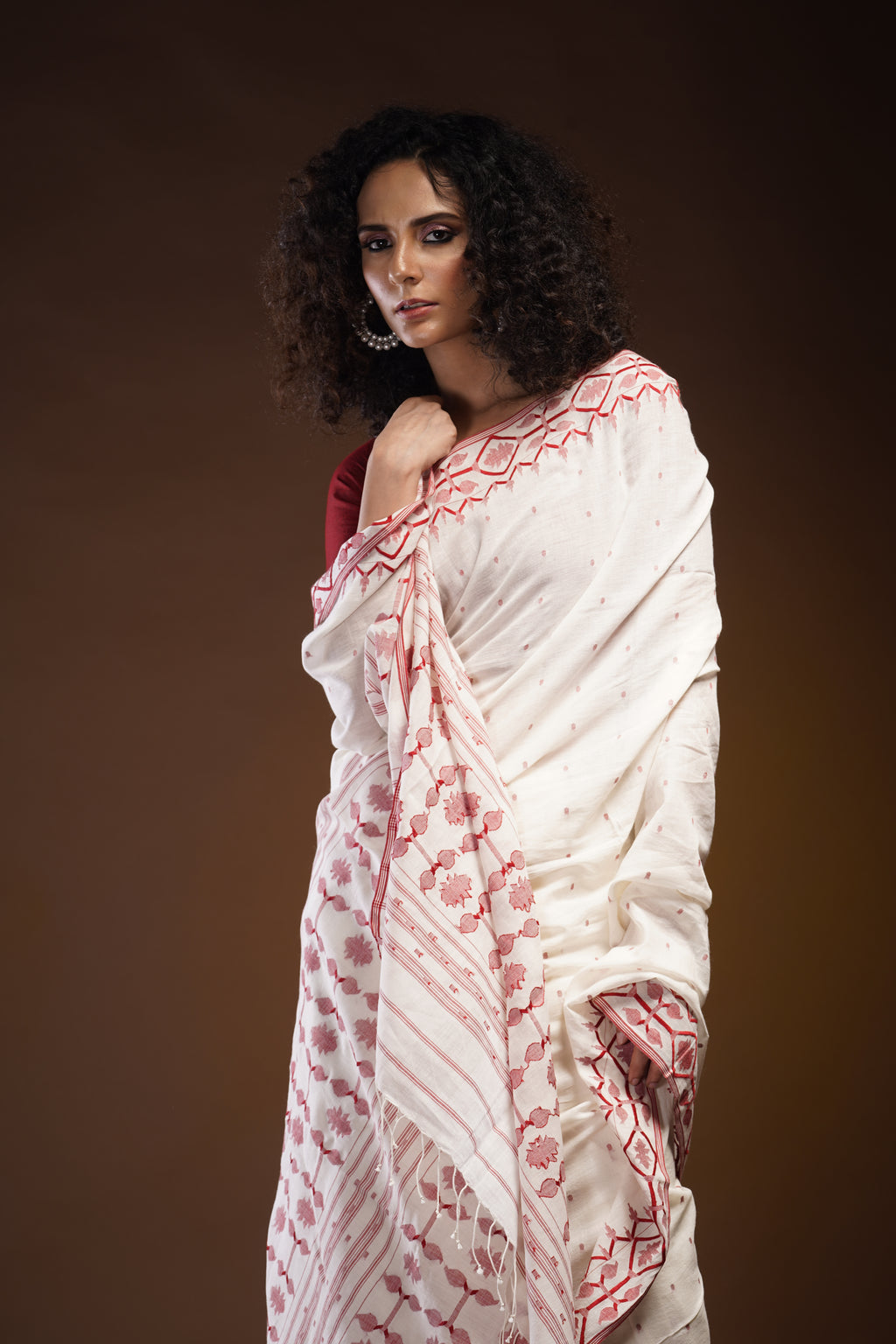 Khadi Jamdani Saree With Maroon Border - Aankona