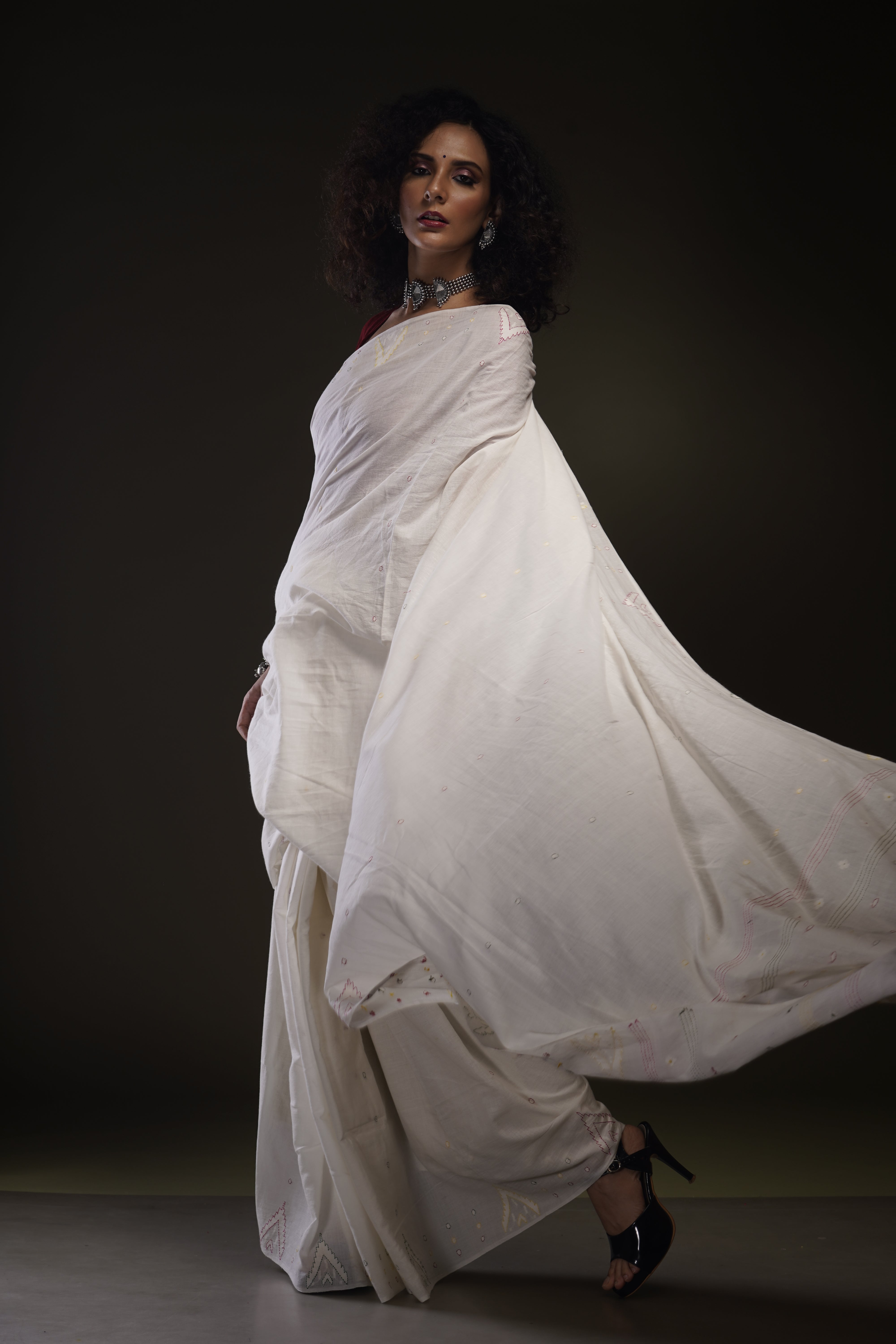 Handwoven White Khadi Jamdani Saree