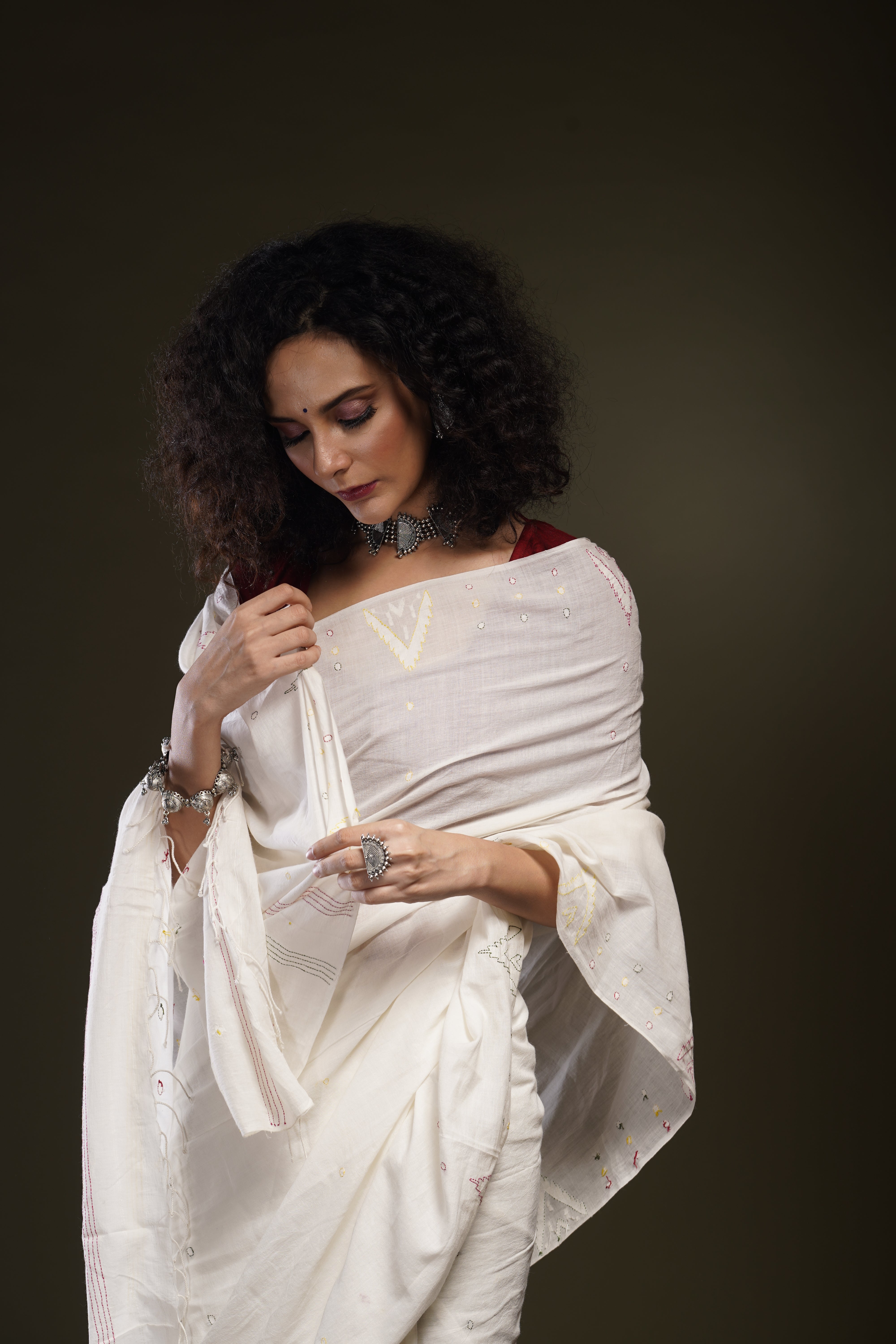 Handwoven White Khadi Jamdani Saree