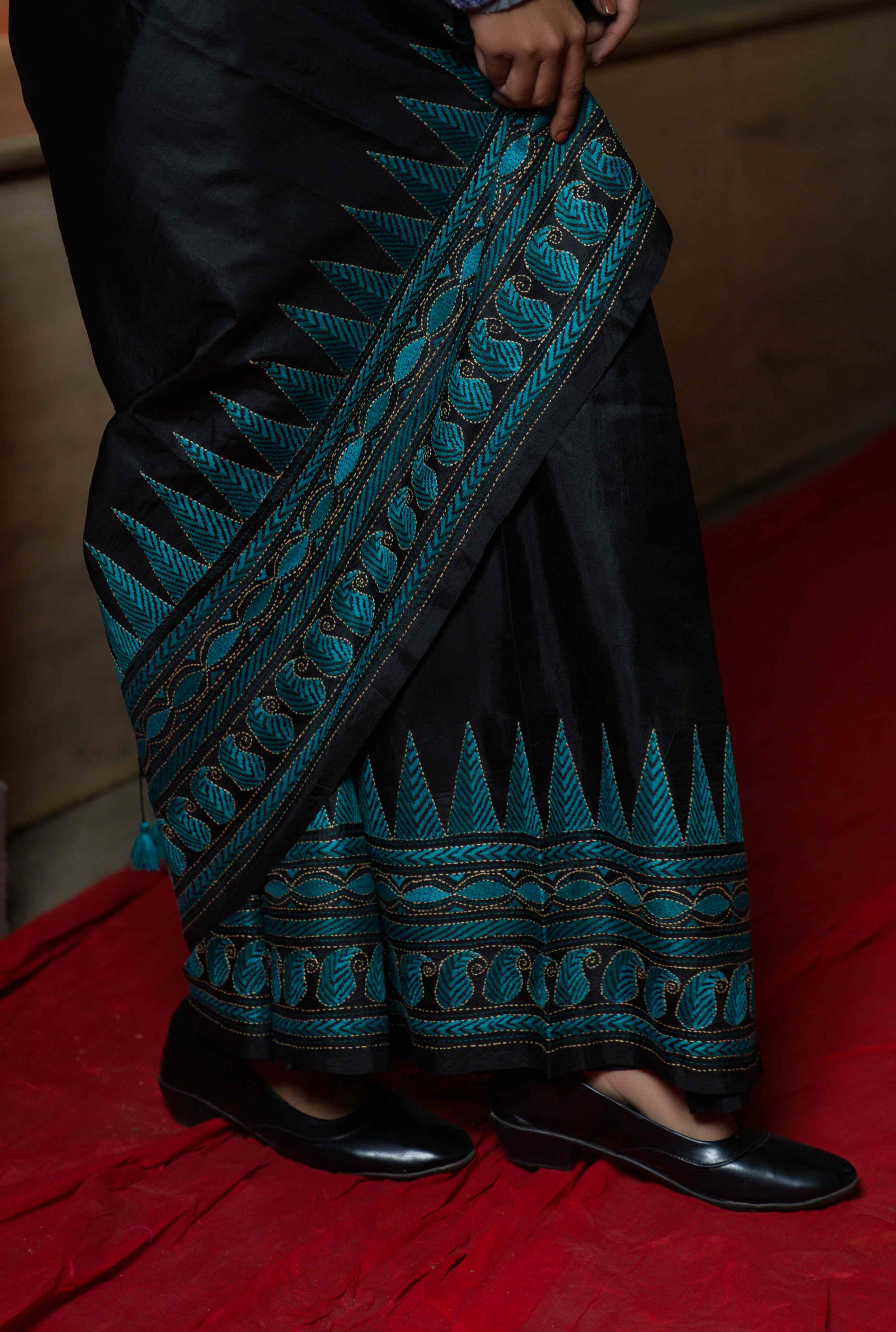 Handwoven Black Pure Silk Saree With Elegent  Kantha Work