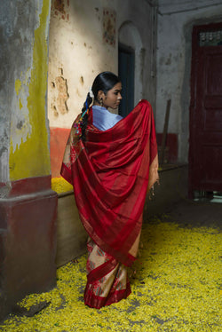 Handwoven red Printed Pure Silk Saree